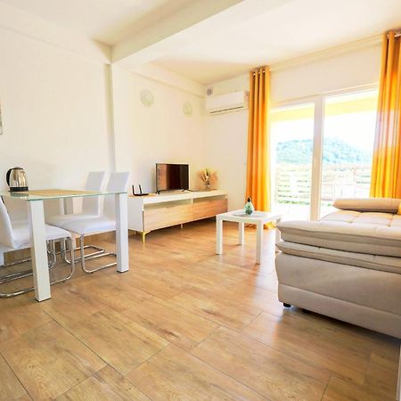 Apartments Chilla *** ロパール エクステリア 写真